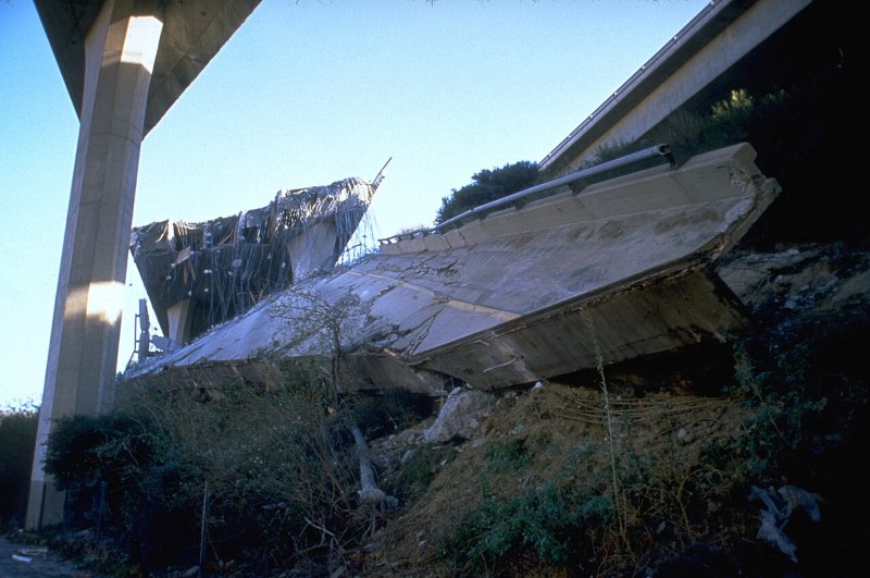 1994 quake collapsed freeway