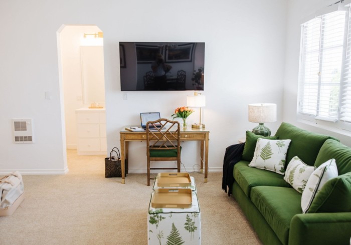 King Standard Full Kitchen Studio - 2