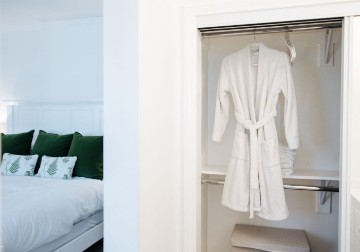 King Standard Full Kitchen Studio - 9